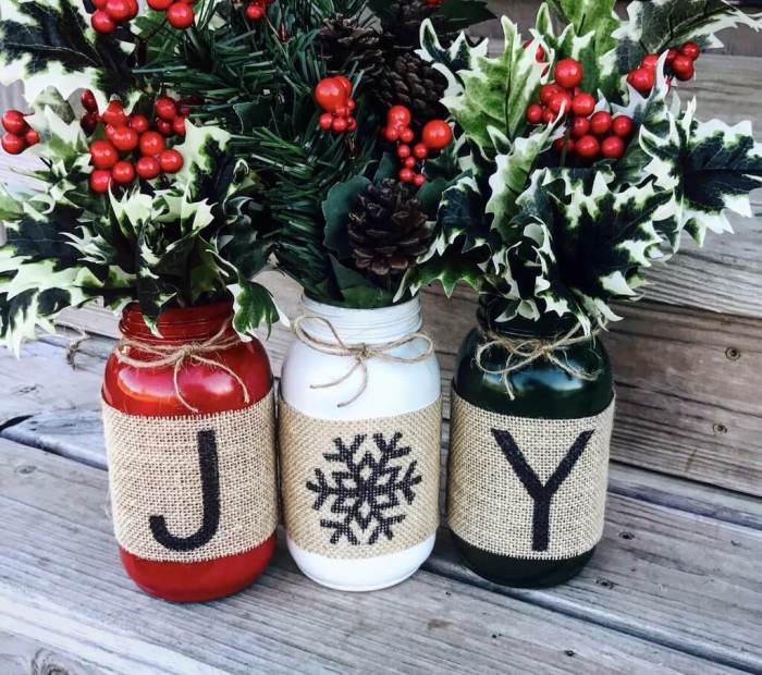 Christmas mason jar decor